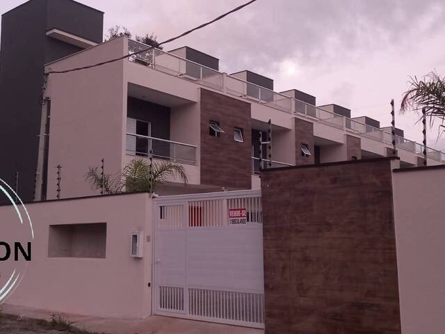 Sobrado para Venda em Caraguatatuba - 4