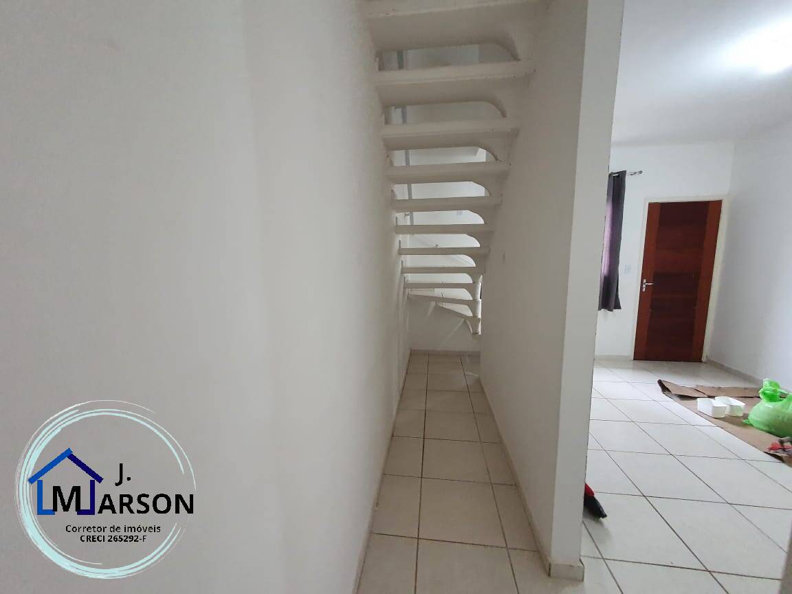 Casa para alugar com 2 quartos, 70m² - Foto 12